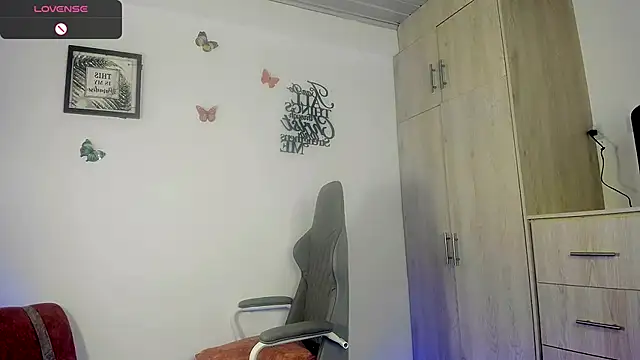 Nala_j8's cam snapshot