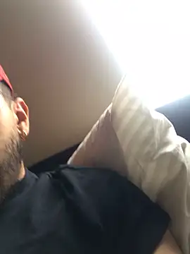 kmilo2405 live sex cam