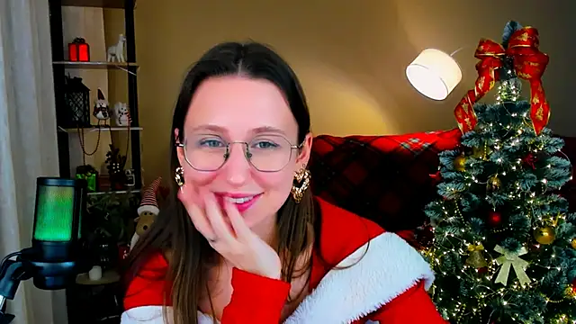 YourLovellyStory's cam snapshot