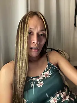 RomanticPearlTS live sex cam