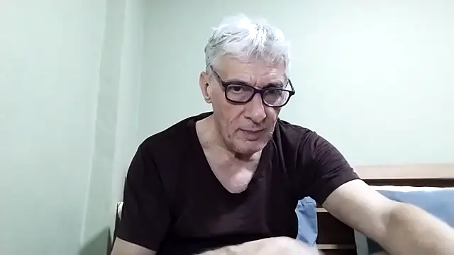 BIGUNCUTHARDCOCK live sex cam