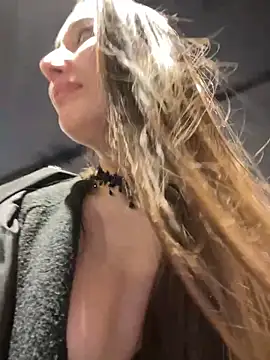 ICrazyOneIRL live sex cam