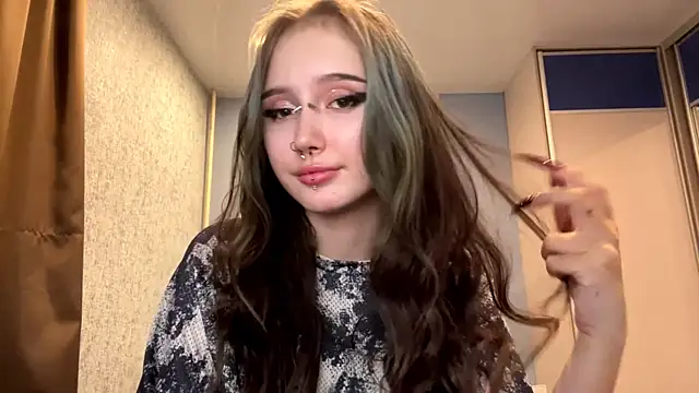 MiyaNova's cam snapshot