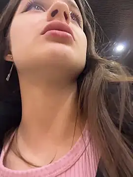 KittyQueeny live sex cam