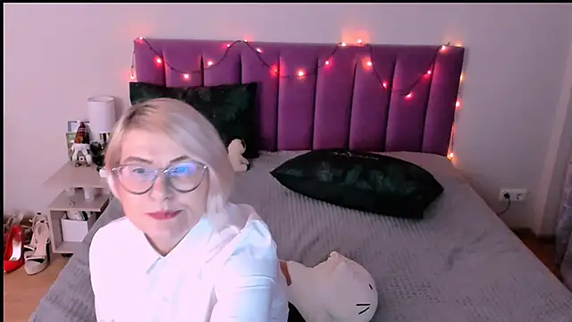 sabrinamacmarren's cam snapshot