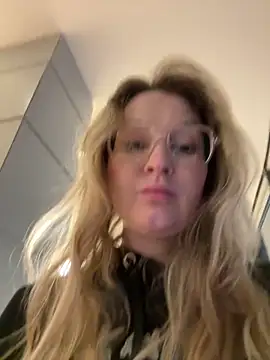 Teya_moon_'s cam snapshot