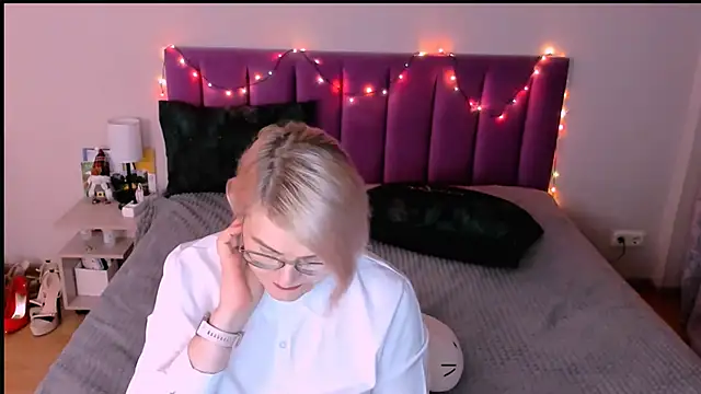 sabrinamacmarren's cam snapshot