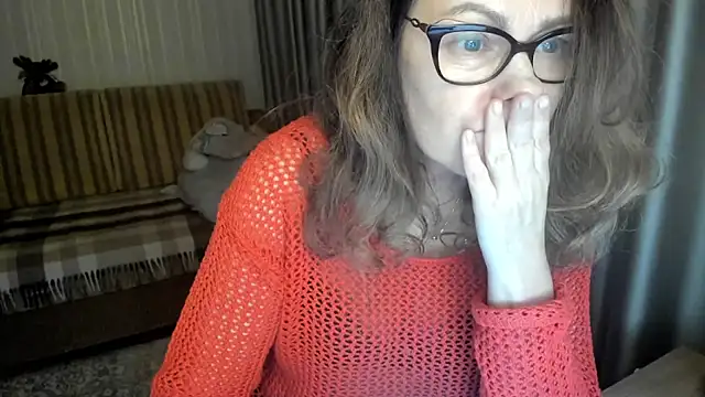 lauraoven's cam snapshot