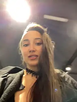 ICrazyOneIRL live sex cam