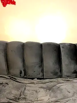 Thick_Lucia live sex cam