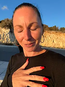 Mel-Mia live sex cam