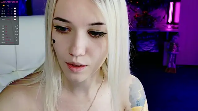 NaomiHita live sex cam