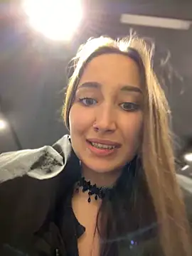 ICrazyOneIRL live sex cam