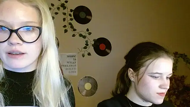 Aria__Moon's cam snapshot