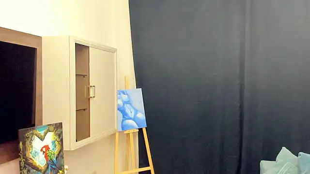 HienBiddie's cam snapshot