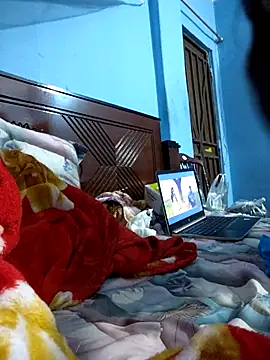 124pakhi's cam snapshot