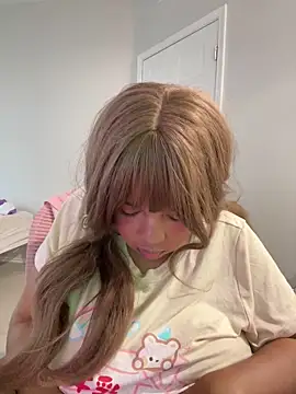 AwkwardJasminee live sex cam