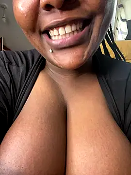 Miss_aerola's cam snapshot