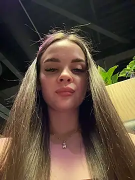 KristiRich's cam snapshot