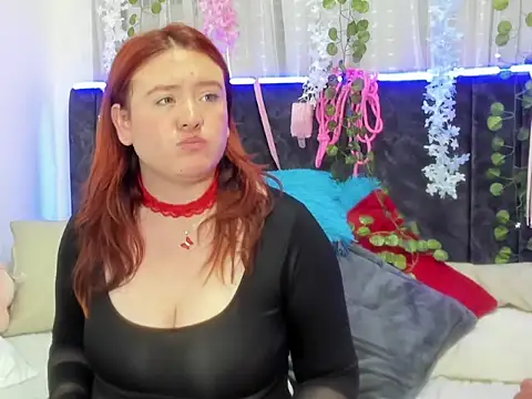 AliaMiller_'s cam snapshot