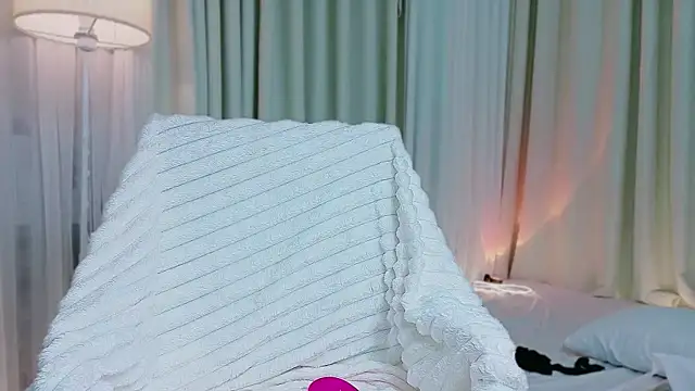 QueenZiii live sex cam