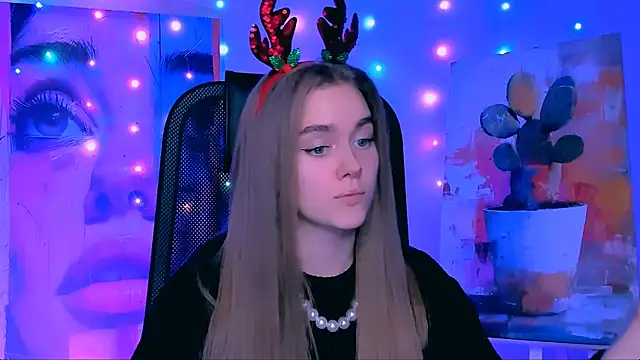 JuneWoods's cam snapshot