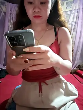 LeanaLy's cam snapshot