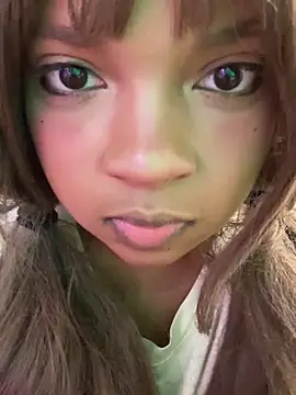 AwkwardJasminee live sex cam