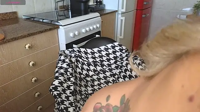 Lunamix live sex cam