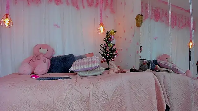 Lori_Evanss's cam snapshot