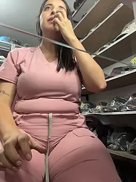 GiaDuque live sex cam