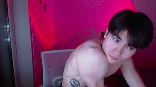 MarkusDean live sex cam