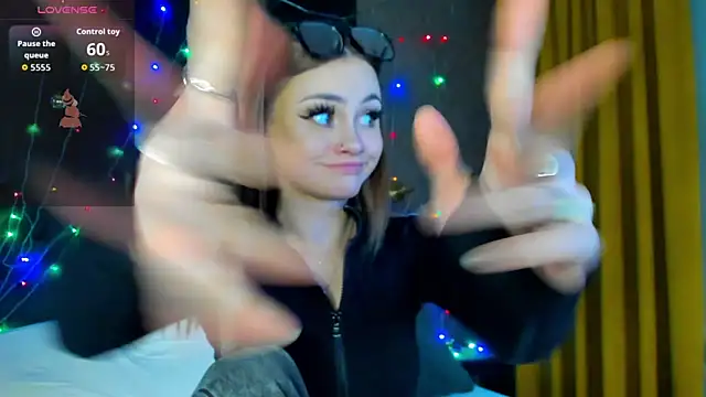 KarinaBroks live sex cam