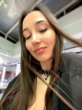 ICrazyOneIRL live sex cam