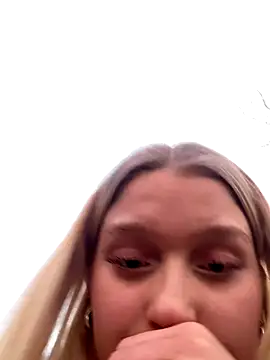 EmmiPemmi live sex cam