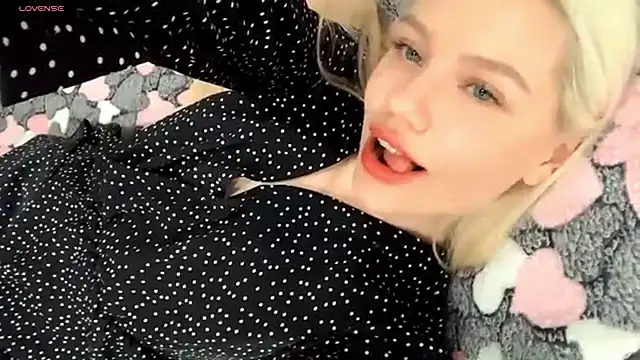 MistikMinx live sex cam