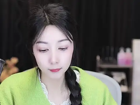 Nuyoah-77 live sex cam