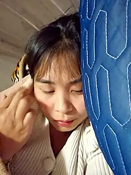 Squirrel-Pear's cam snapshot