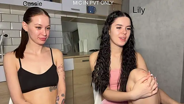 girls_secrets's cam snapshot