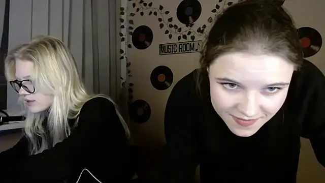 Riya_Vip's cam snapshot