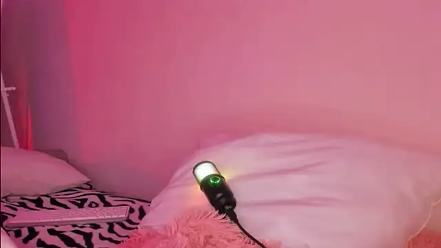 angleAndy live sex cam