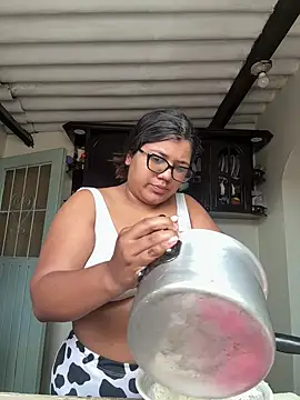 AlexisAndMartina3's cam snapshot