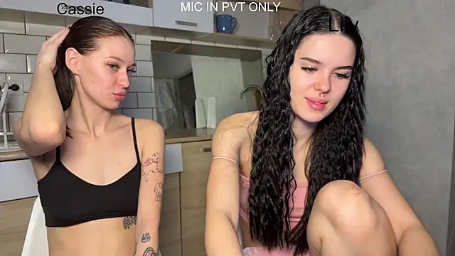 girls_secrets's cam snapshot