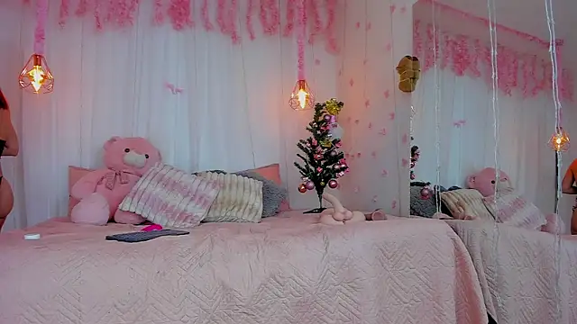 Lori_Evanss's cam snapshot