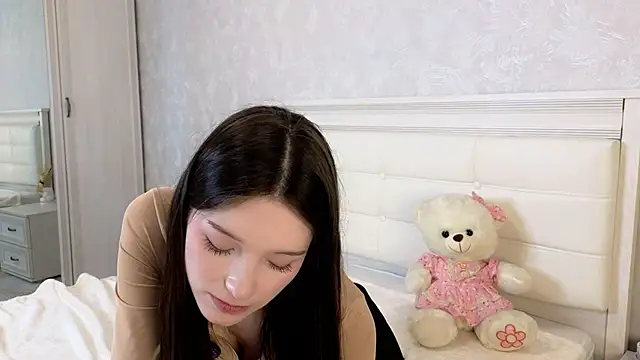 YvonneShames live sex cam