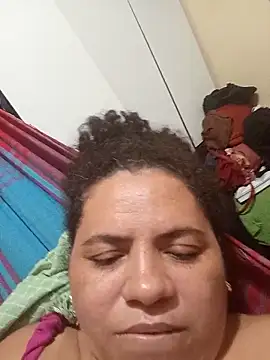 Ravena2290 live sex cam