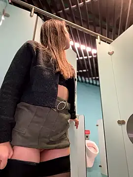 ICrazyOneIRL live sex cam