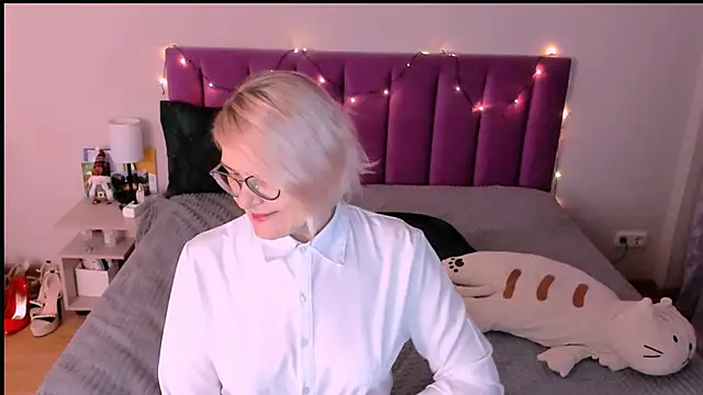 sabrinamacmarren's cam snapshot