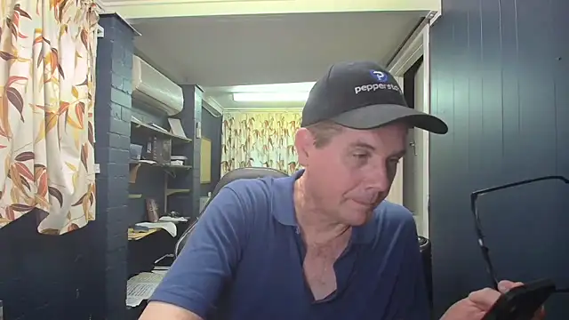 tilobinder live sex cam