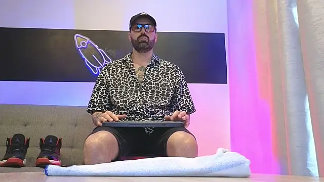 MattxFeet live sex cam